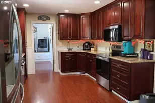 3030 NE Newby St, McMinnville, OR 97128 - Photo 8