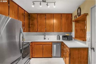 9945 N Lombard St, Portland, OR 97203 - Photo 6