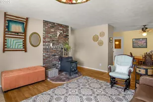 9945 N Lombard St, Portland, OR 97203 - Photo 4