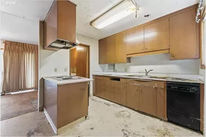 12333 SE Madison St, Portland, OR 97233 - Photo 8