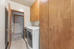 12333 SE Madison St, Portland, OR 97233 - Photo 14