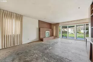 12333 SE Madison St, Portland, OR 97233 - Photo 10