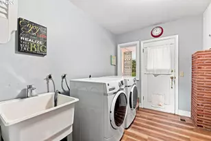 923 NE 155th Ave, Portland, OR 97230 - Photo 24