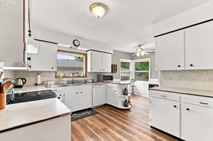 923 NE 155th Ave, Portland, OR 97230 - Photo 14