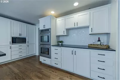 1865 Tabor St, Eugene, OR 97401 - Photo 18