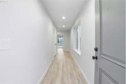 4668 SE 2nd St, Gresham, OR 97080 - Photo 4