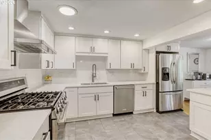 1731 Conifer Dr, Lake Oswego, OR 97034 - Photo 8