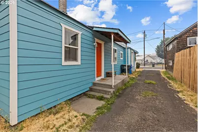 111 SE 12th St, Pendleton, OR 97801 - Photo 2