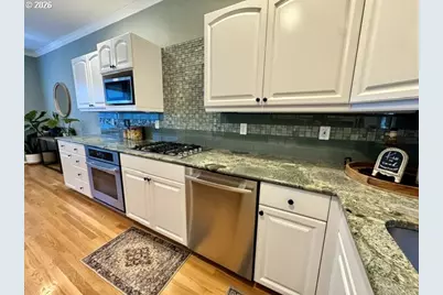 3530 S Corbett Ave, Portland, OR 97239 - Photo 22