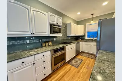 3530 S Corbett Ave, Portland, OR 97239 - Photo 20