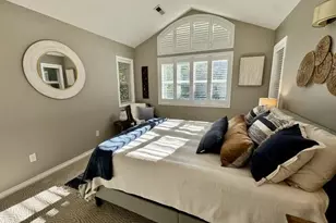 3530 S Corbett Ave, Portland, OR 97239 - Photo 16