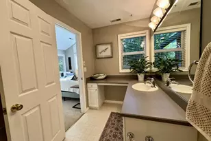 3530 S Corbett Ave, Portland, OR 97239 - Photo 10