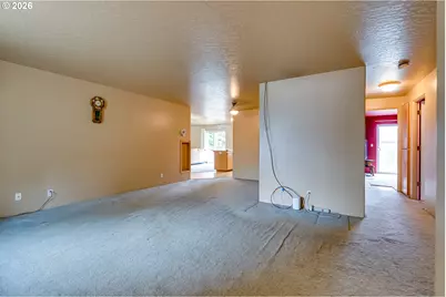 5255 Donohoe Ave, Eugene, OR 97402 - Photo 4