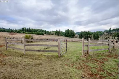 24333 Vaughn Rd, Veneta, OR 97487 - Photo 22