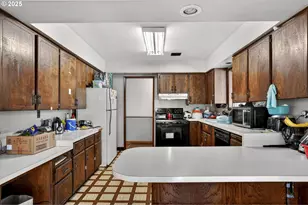 4715 SE 94th Ave, Portland, OR 97266 - Photo 10