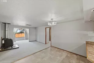 2070 Hayes St, North Bend, OR 97459 - Photo 12