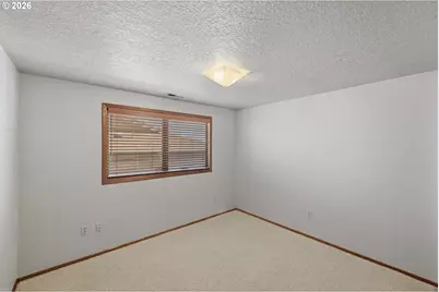 2070 Hayes St, North Bend, OR 97459 - Photo 22