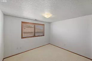 2070 Hayes St, North Bend, OR 97459 - Photo 22