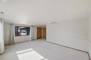 2070 Hayes St, North Bend, OR 97459 - Photo 8