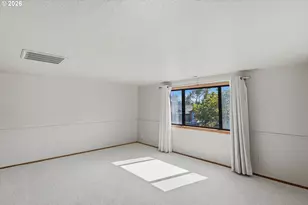 2070 Hayes St, North Bend, OR 97459 - Photo 6