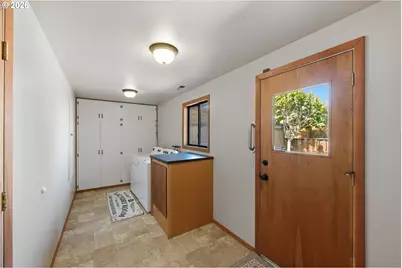 2070 Hayes St, North Bend, OR 97459 - Photo 34