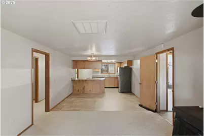 2070 Hayes St, North Bend, OR 97459 - Photo 18