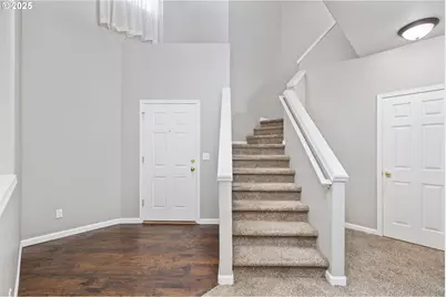 3215 SE Robin Cir, Hillsboro, OR 97123 - Photo 2