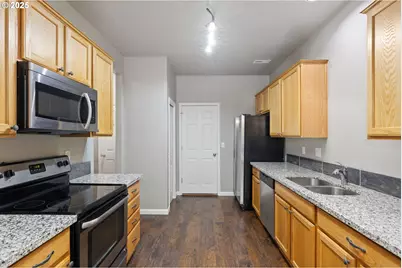 3215 SE Robin Cir, Hillsboro, OR 97123 - Photo 8