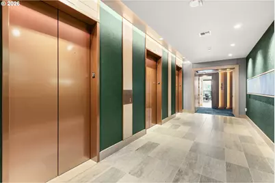 550 SW 10th Ave #2507, Portland, OR 97205 - Photo 4