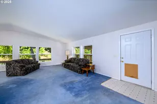 694 Tipton Rd, Roseburg, OR 97471 - Photo 16