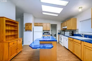 694 Tipton Rd, Roseburg, OR 97471 - Photo 14