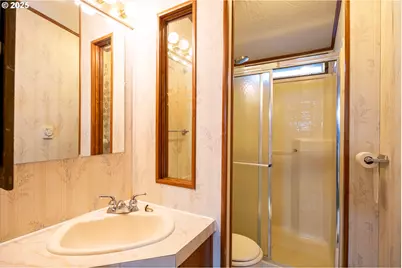 130 Walter Ct, Roseburg, OR 97471 - Photo 32