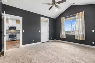 110 W Flangas Ave, Roseburg, OR 97471 - Photo 20