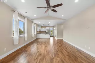 110 W Flangas Ave, Roseburg, OR 97471 - Photo 16