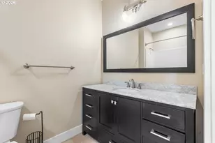 110 W Flangas Ave, Roseburg, OR 97471 - Photo 32