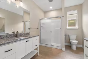 110 W Flangas Ave, Roseburg, OR 97471 - Photo 26