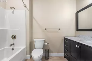 110 W Flangas Ave, Roseburg, OR 97471 - Photo 30