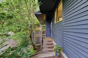 5011 SW Fairhaven Dr, Portland, OR 97221 - Photo 2