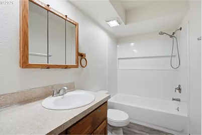 1000 Cowlitz Way, Kelso, WA 98626 - Photo 18