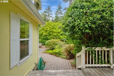 4898 S Loftus Rd, Florence, OR 97439 - Photo 10