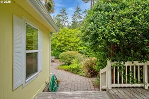 4898 S Loftus Rd, Florence, OR 97439 - Photo 10