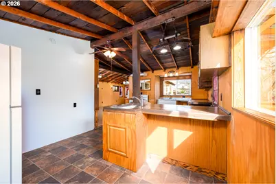 2745 W Jay Ave, Roseburg, OR 97471 - Photo 10