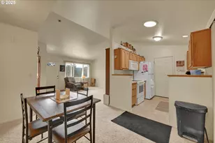 445 Kalapuya Way, Cottage Grove, OR 97424 - Photo 10