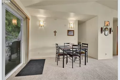 445 Kalapuya Way, Cottage Grove, OR 97424 - Photo 12