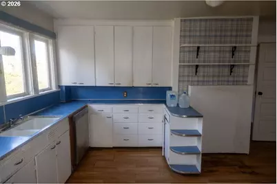 7801 SE 162nd Ave, Portland, OR 97236 - Photo 8