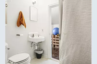 414 W 12th St, Vancouver, WA 98660 - Photo 46