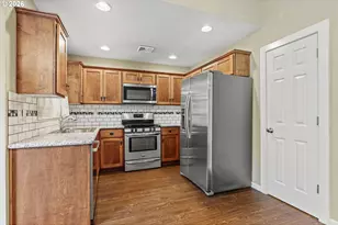 405 NW 7th Ave, Kelso, WA 98626 - Photo 2