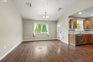 405 NW 7th Ave, Kelso, WA 98626 - Photo 8