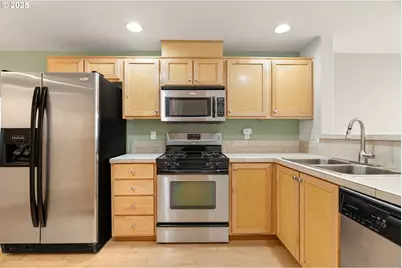 10723 SW Canterbury Ln #102, Portland, OR 97224 - Photo 10