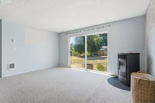 5229 F St, Springfield, OR 97478 - Photo 8